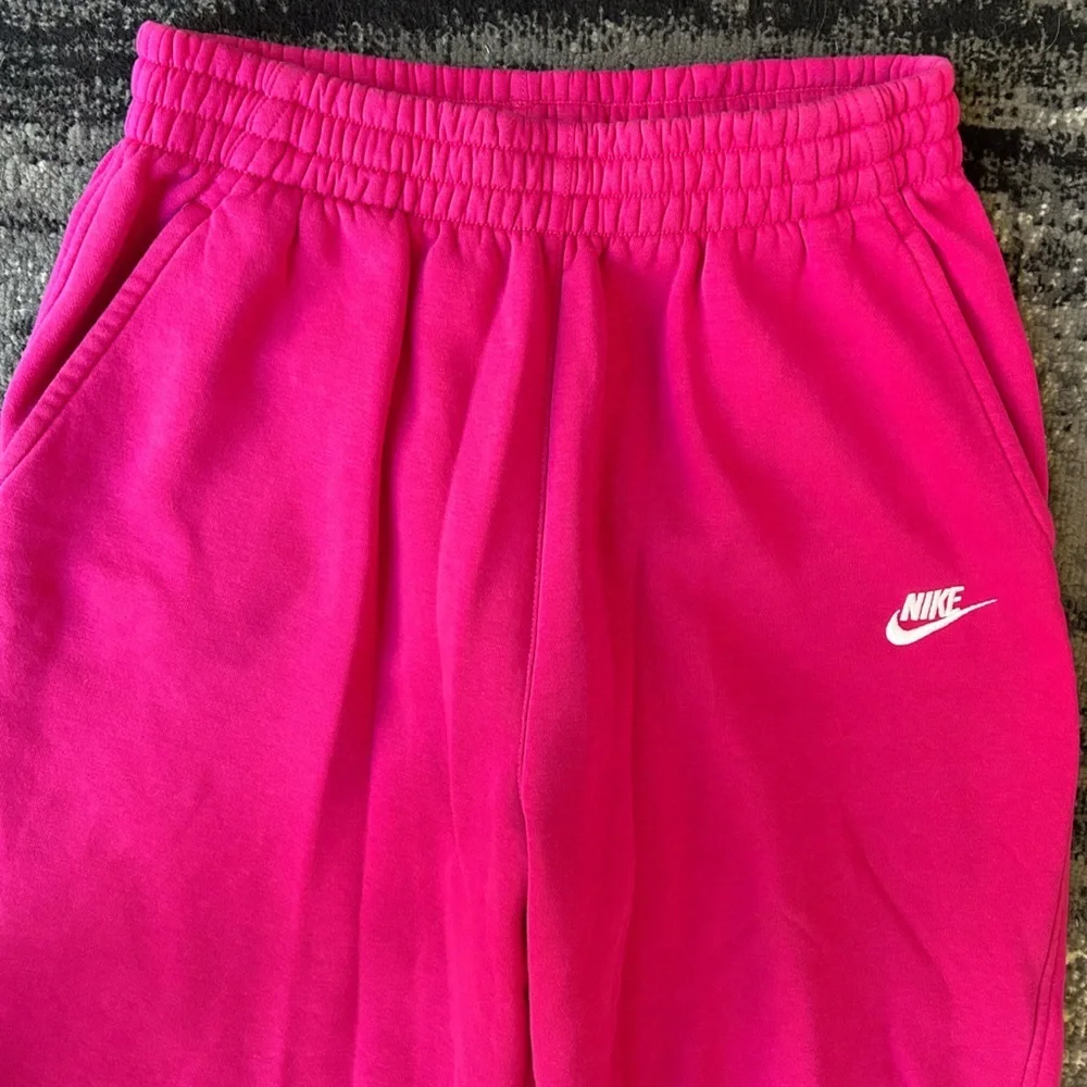NIKE Sportswear Hot Pink Sweatpants